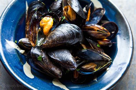 Mussels In White Wine Sauce Moules Mariniere Simplyrecipes