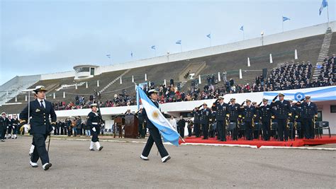 Ceremonia De Entrega De Espadas Y Jura A La Bandera En Puerto Belgrano