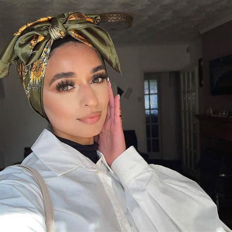 8 Different Ways To Wear A Bandana Hijab Style On And Off The Runway