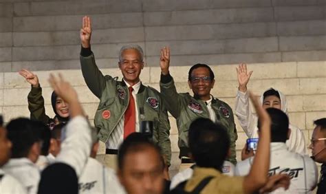 Outfit Capres Cawapres Di Debat Ketiga Pilpres Jaket Top Gan