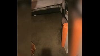 travieso teniendo sexo en el baño XVIDEOS
