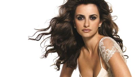 Penelope Cruz Mango Makeup