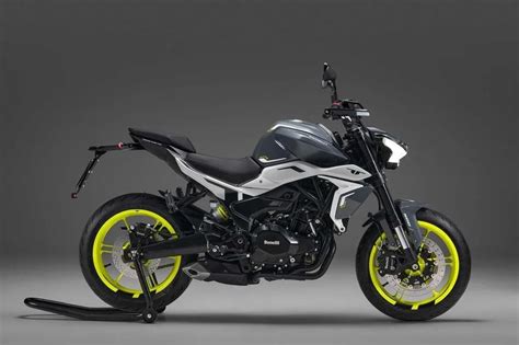 Benelli Pr Sente La Tornado Naked Twin L Eicma Motociclismo