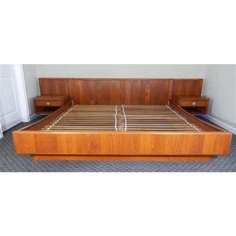 D Scan Mid Century Modern Danish Teak King Platform Bed With Floating