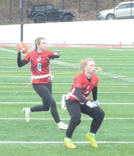 Waverly Shuts Out Ithaca 20 0 In Inaugural Home Flag Football Game