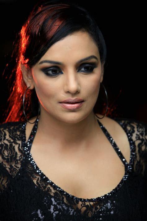 Shweta Menon Hot Cleavage Show Sexymasturbatepics