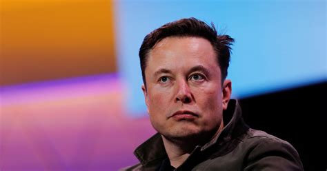 イーロン・マスクの人生を変えた少年期の「壮絶いじめ」と「読書」 日経bookプラス