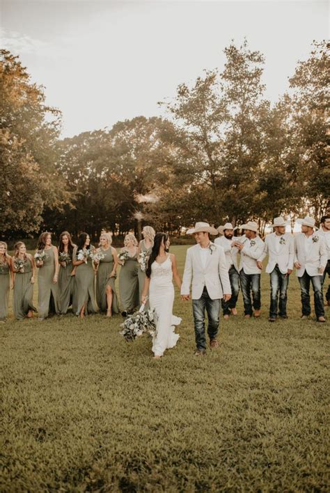 Country Wedding Pictures Wedding Picture Poses Wedding Poses Rustic