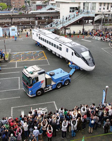 セレクト地域短信 鉄道車両の陸送公開 5万人のファンが見学に 山口県 下松商工会議所｜日商 Assist Biz