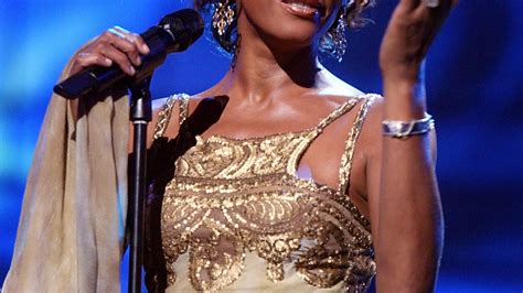 Whitney Houston's $40,000 Wedding Dress is Going Up for Auction ...