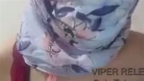 Mallu Girl Manju Nair Removing Dress And Fingering Her Hairy Pussy Close Up Showing Hairy Pussy