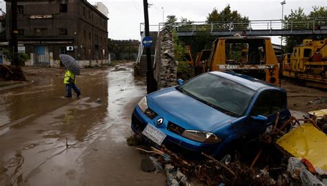 Il Video Del Maltempo In Grecia A Volos Due Morti Strade Allagate E