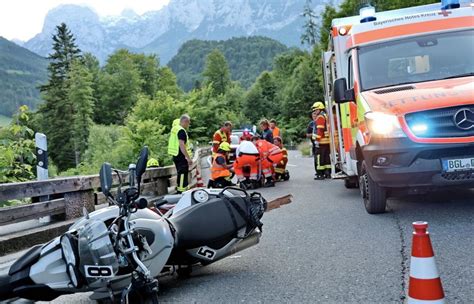 Schwerer Motorradunfall Auf B Biker Prallt Gegen Br Ckengel Nder