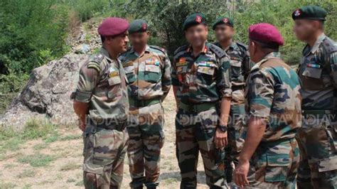 These Unseen Photos Of Ms Dhoni In Army Uniform Will Motivate You To