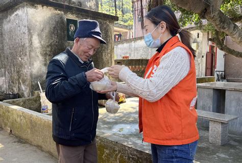 “组队”陪村里老人过元宵节 南水镇沙白石村开展关爱老人活动