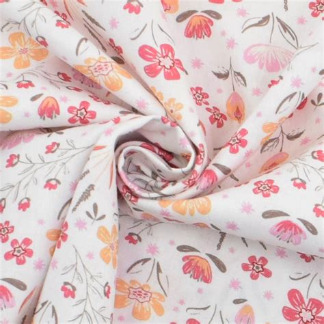 Cotton Poplin Flower Field White Fabrics Hemmers