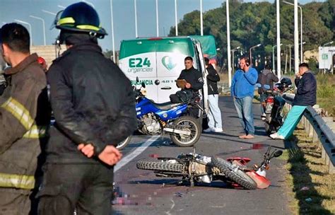 Motociclista Muri Al Chocar De Atr S Un Cami N Al Que Antes Quiso