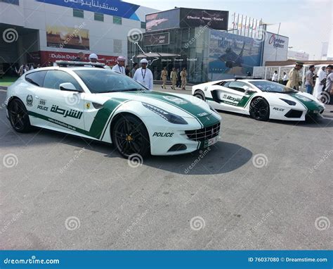 Coche Policía Del Gallardo De Ferrari FF Y De Lamborghini Imagen