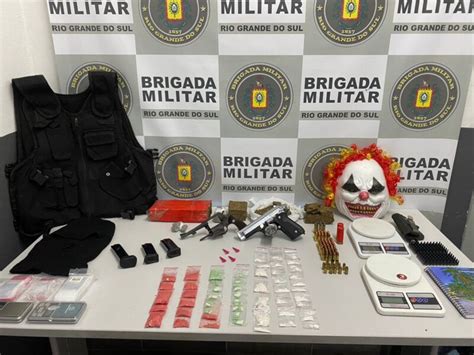 Batalh O De Choque Prende Homem Maconha Coca Na Ecstasy E Armas