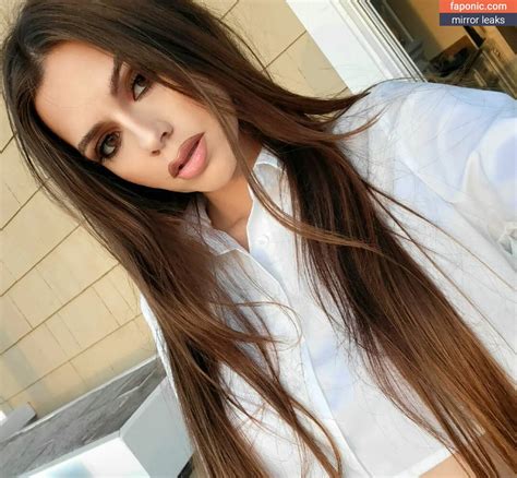 Adelinesofficial Nude Leaks OnlyFans Faponic