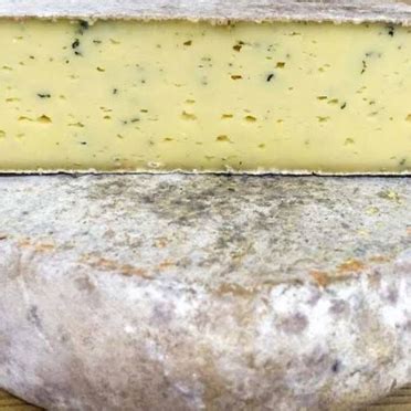 Tomme Ail Des Ours Les Fromages De Sylvie