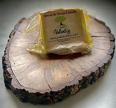 Queso de Oveja Valentín en Aceite de Oliva Virgen Extra Jamones y