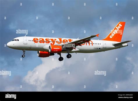 Easyjet Airbus A Arriving Hi Res Stock Photography And Images Alamy