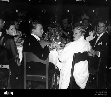 James Cagney And Wife Hi Res Stock Photography And Images Alamy