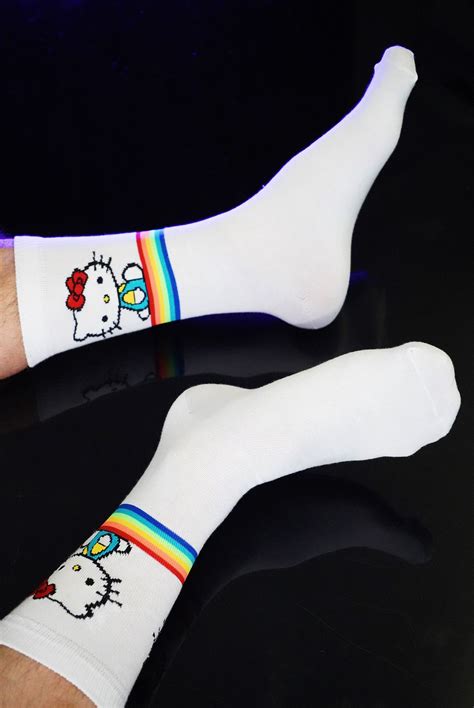 Par de Meias Geek Hello Kitty Pride Arco Iris Sario Tamanho Único