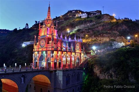 世界上唯一的山谷教堂Santuario De Las Lajas