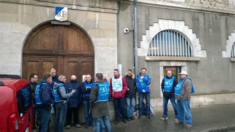 Jura La Maison Darrêt De Lons Le Saunier Toujours Bloquée