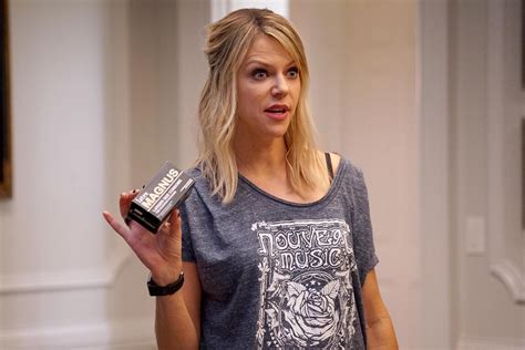 The Mick's Kaitlin Olson Explains How She Got a Black Eye Doing the Comedy's Insane Stunts - TV ...