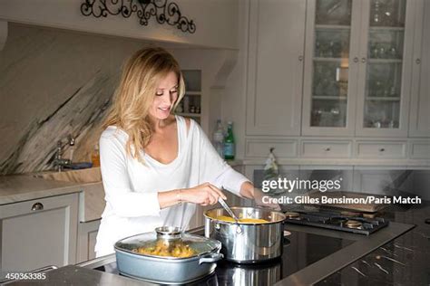 Belgian Singer Lara Fabian Photos and Premium High Res Pictures - Getty ...