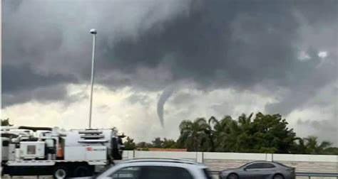 Tornado Golpea El Sw De Miami El Mal Tiempo Lleg Hasta Broward