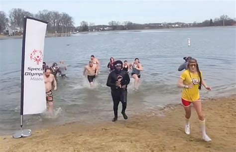 Uaw Raises K In Th Annual Polar Plunge For Special Olympics