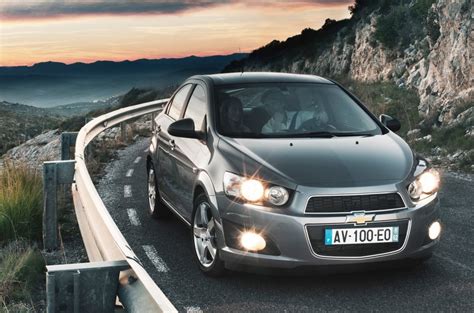 Ficha técnica Chevrolet Aveo Sedan 1 4 16V 100CV LTZ Motor es