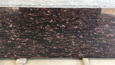 Polished Brazil Brown Granite Slab For Flooring Thickness Mm