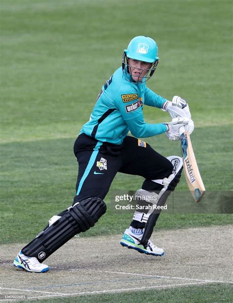 Grace Harris of the Brisbane Heat bats during the Women's Big Bash ...