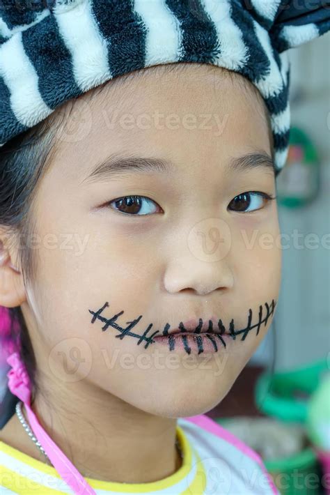 Sugar skull makeup 8139600 Stock Photo at Vecteezy