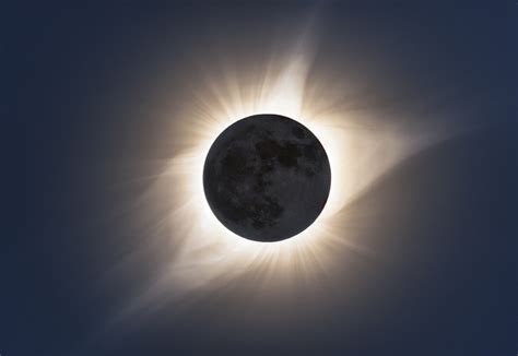 Así será el eclipse solar del 4 de diciembre que oscurecerá el día