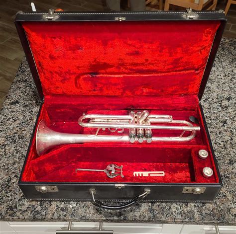 Getzen 300 Series Silver Trumpet With Case Reverb