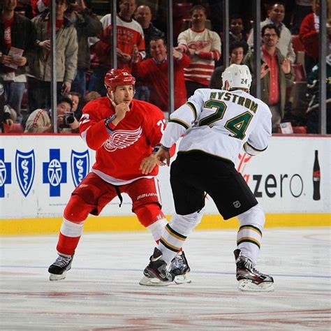 Jordin Tootoo doing his thing | Detroit red wings, Detroit red wings ...