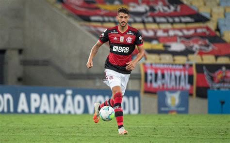 Dois Zagueiros Do Flamengo Estar O Suspensos Contra O Coritiba Pelo