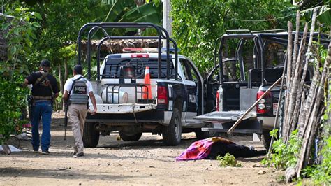 México Mueren 24 Personas Incluida Una Docena De Policiales En Ataques Armados