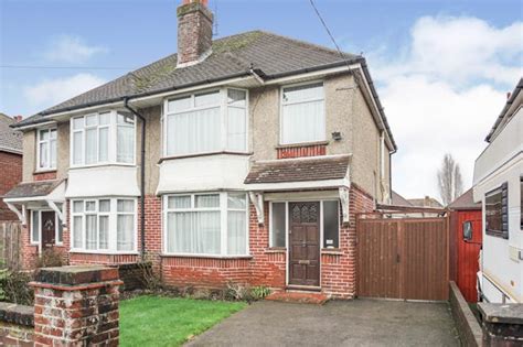 3 Bedroom Semi Detached House For Sale In Brookwood Road Millbrook So16 9aj