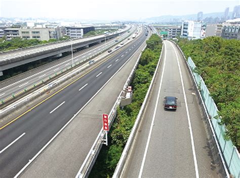 國道視窗11月刊 汐五高架堤頂交流道南出匝道拓寬改善