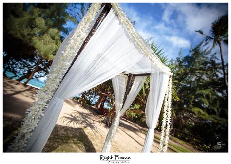 Hale Koa Estate Wedding | Hauula by RIGHT FRAME PHOTOGRAPHY