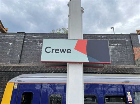 Crewe Station Cheshire | Britain Visitor - Travel Guide To Britain