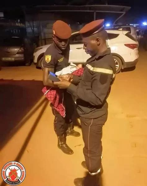 Bobo Dioulasso Les Sapeurs Pompiers Volent Au Secours D Un B B