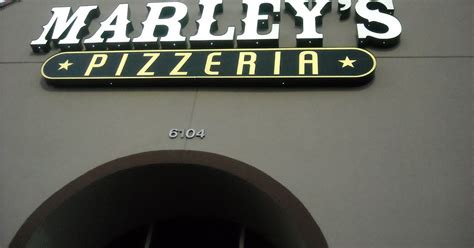 Ronnie Eats Marleys Pizzeria At 71st And Sheridan The Old Flavors Resturant